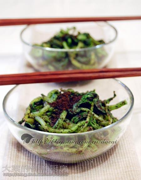 黑芝麻拌菠菜的做法(凉拌菜)